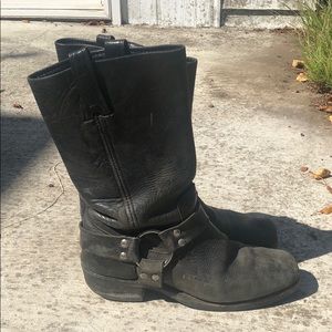 Frye’s engineer boots